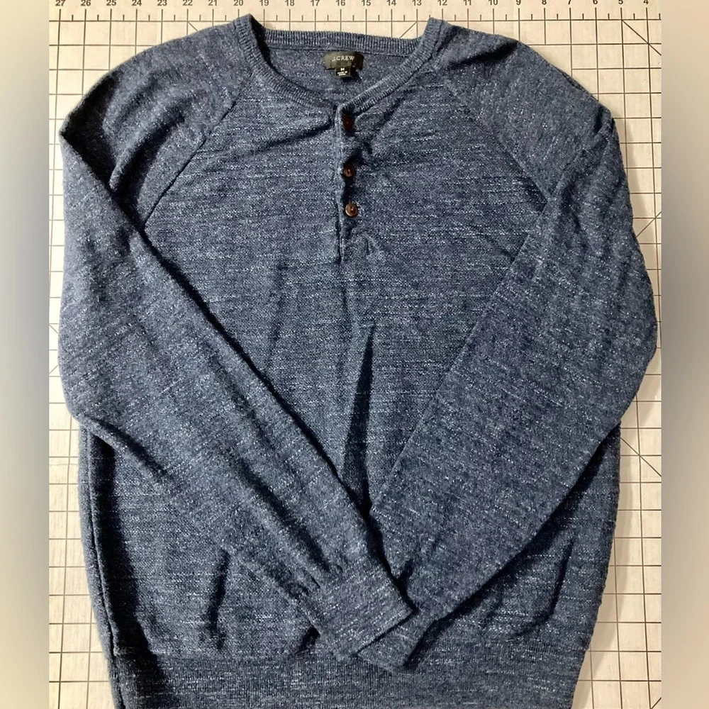 J.‎ Crew Men’s Medium Navy Henley Shirt